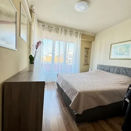 Magnifique 2 Pieces A 2 Pas De La 니스